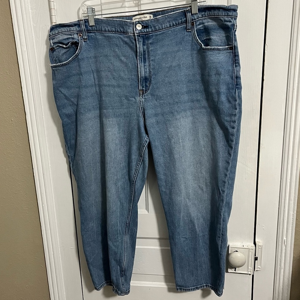 Abercrombie & Fitch Mom High Rise Jeans 35 Inch 20 Short 20S T1